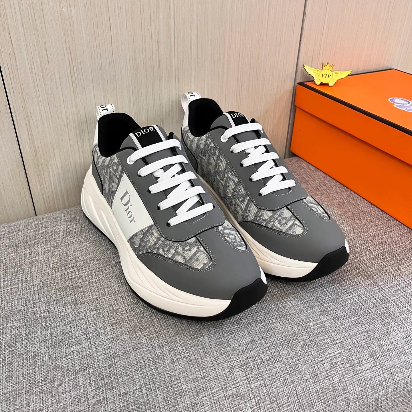 🚘🚘Factory batch 460 men's shoes💰[Dior]🔥 High-end men's shoes brand official website 1:1 latest masterpiece: uppers are made of Italian imported first-layer cowhide with comfortable and breathable lining➕original non-slip and wear-resistant outsole🔥, making walking more convenient and comfortable! An exclusive new model, a stunning work, a beautiful 1:1 replica [color] compared to the official quality! Create a fashionable personality to set off your uniqueness! A must-have for trendy men! Classic 🔥Size: 38-44 Color: 🔥 2⃣️colors available🔥.